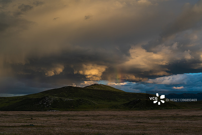 暴风雨来临前图片素材