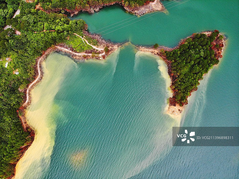 南山湖航拍 行至乳源南水湖，湖水翠绿如璞玉。图片素材