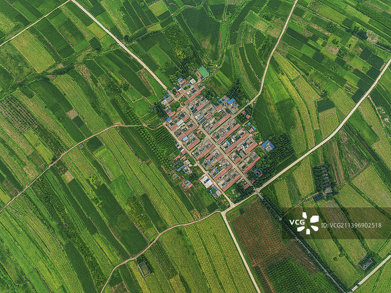 航拍山东临沂蒙山城镇风光图片素材