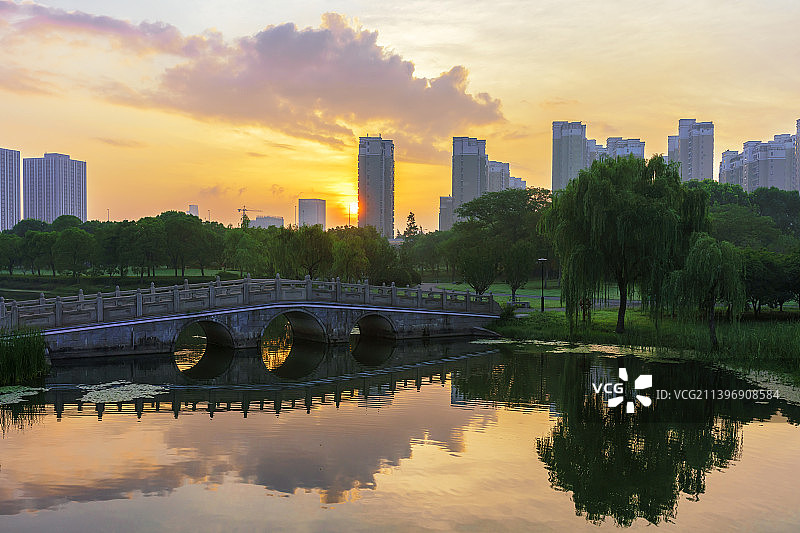 苏州石湖公园日出图片素材