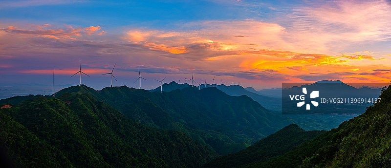 绿色能源——贵港百花山风电场图片素材