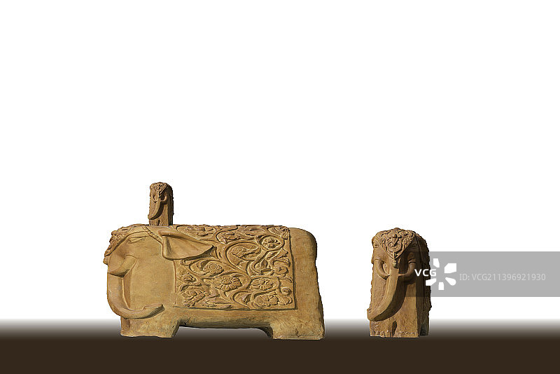 建筑，大门口的瑞兽：吉象图片素材