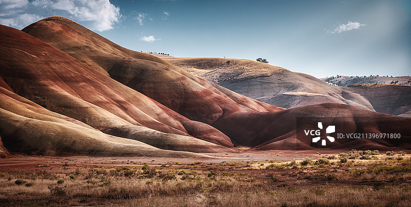 美国俄勒冈州彩绘山岩石景观图片素材