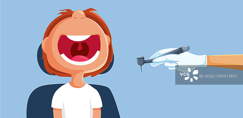 小男孩在牙医那里张大嘴巴图片素材