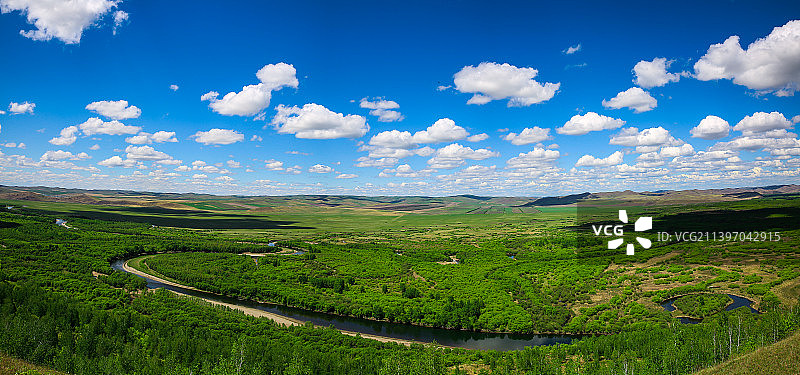 额尔古纳蓝天白云草原河流湿地图片素材