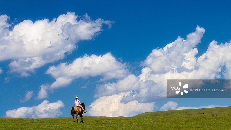 驰向天际图片素材