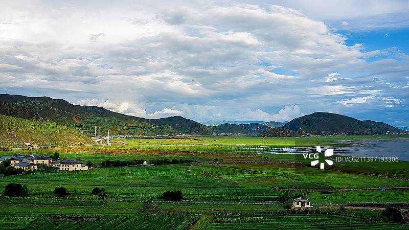 香格里拉之夏图片素材