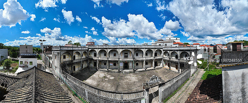 广东省汕尾市陆河县河口镇昂塘时雍楼航拍图片素材