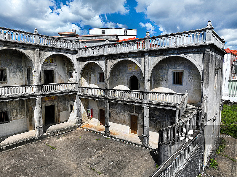 广东省汕尾市陆河县河口镇昂塘时雍楼航拍图片素材