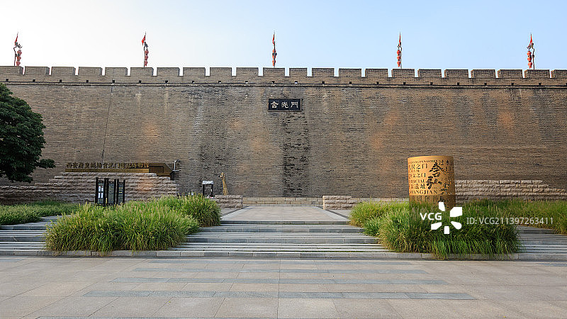 陕西西安城墙含光门图片素材