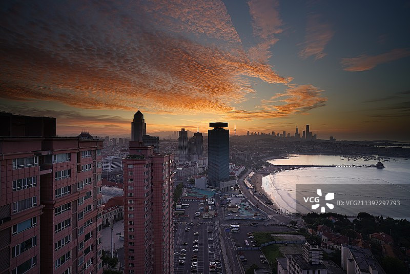 前海待日 22度，低潮，西北风携来秋凉。图片素材