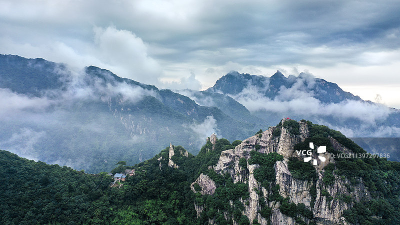 云卷云舒翠华山图片素材