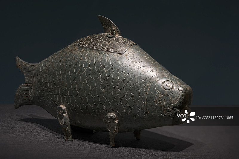 国家一级文物国宝 西周鲤鱼尊 宝鸡青铜器博物院图片素材