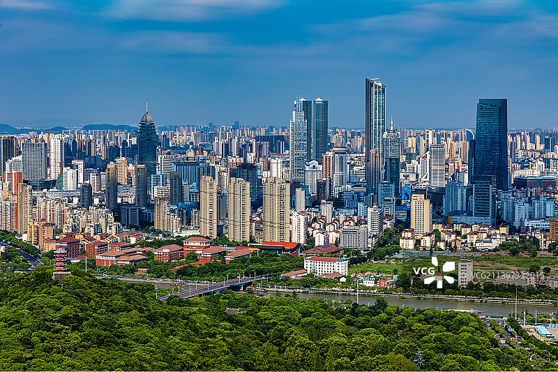 山清水秀，高楼林立图片素材