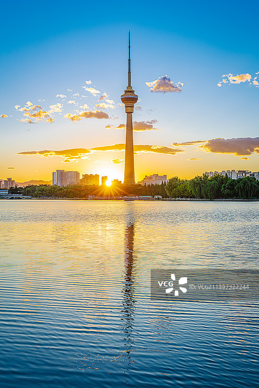 水映夕照图片素材