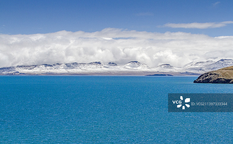 圣湖普莫雍措库拉冈日神山图片素材