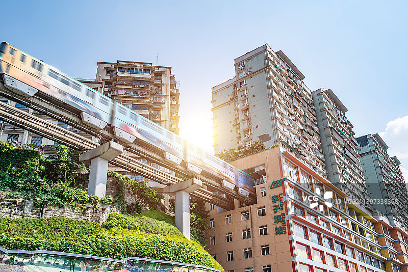 中国重庆市轨道交通李子坝车站图片素材