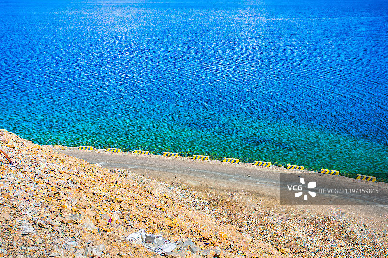 中国西藏阿里地区日土县班公湖图片素材