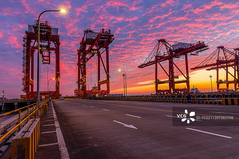 港口晨曦图片素材