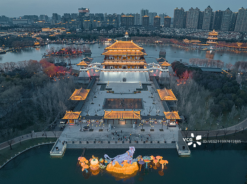 航拍西安大唐芙蓉园夕阳夜景图片素材