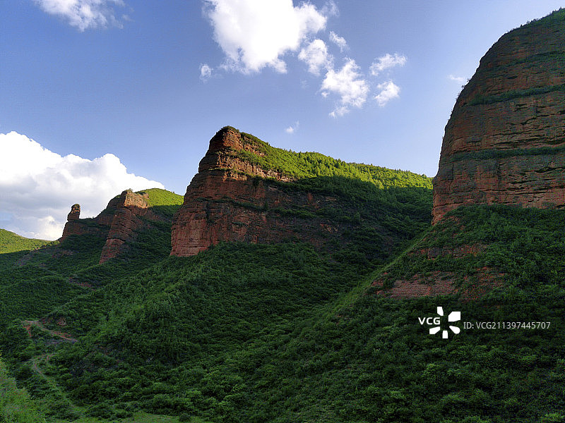 冶力关赤壁幽谷图片素材