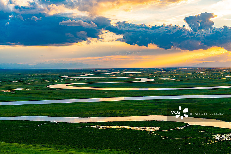 中国新疆独库公路巴音布鲁克开都河九曲十八弯图片素材