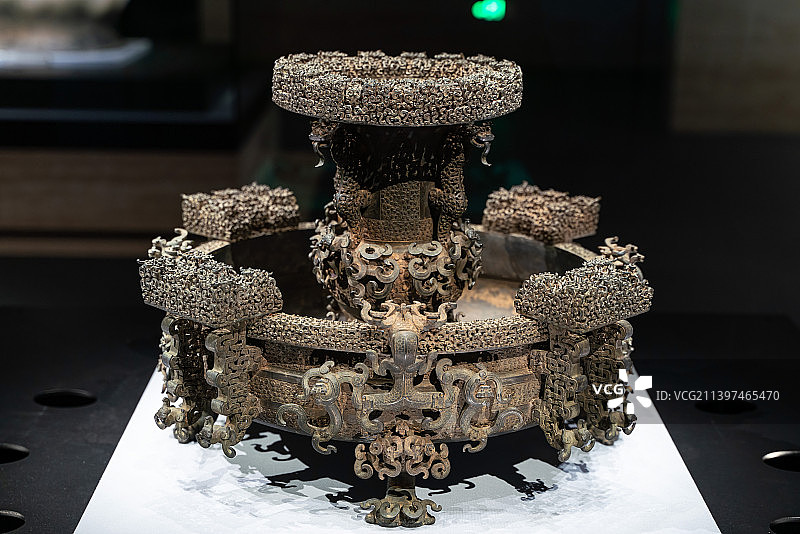 东周曾侯乙铜尊盘-曾侯乙墓出土春秋战国时期文物古董古代青铜器图片素材