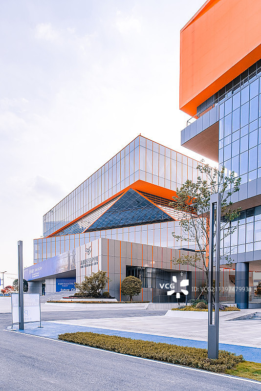 成都东部新区西部金融创新中心与未来设计艺术中心图片素材