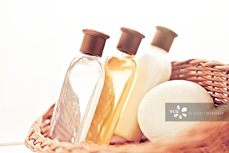 浴室化妆品套装——家庭水疗和健康概念图片素材