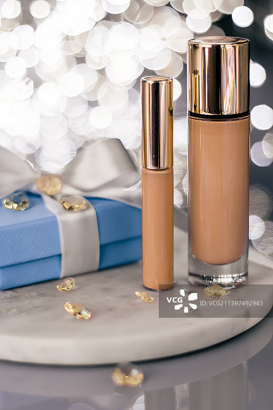 作为礼物的豪华化妆品 - 美容、化妆品图片素材