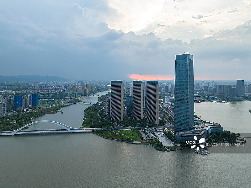 江苏省宜兴市东氿湖陶都半岛酒店航拍风光图片素材