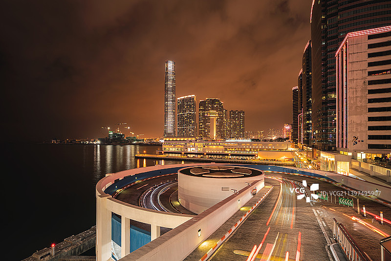 繁华的香港海港城、天际100远处夜景图片素材