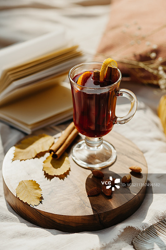 桌子上饮料的特写图片素材