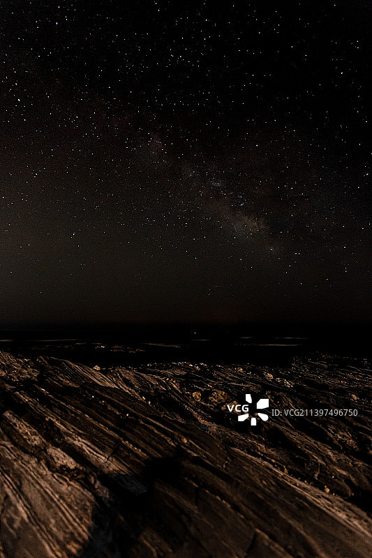 夜晚海天相映的美景图片素材