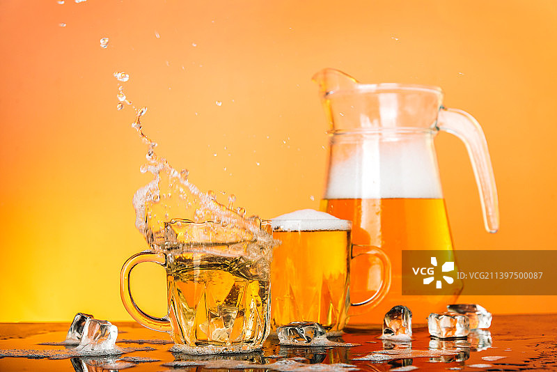 夏季冰镇饮品啤酒图片素材