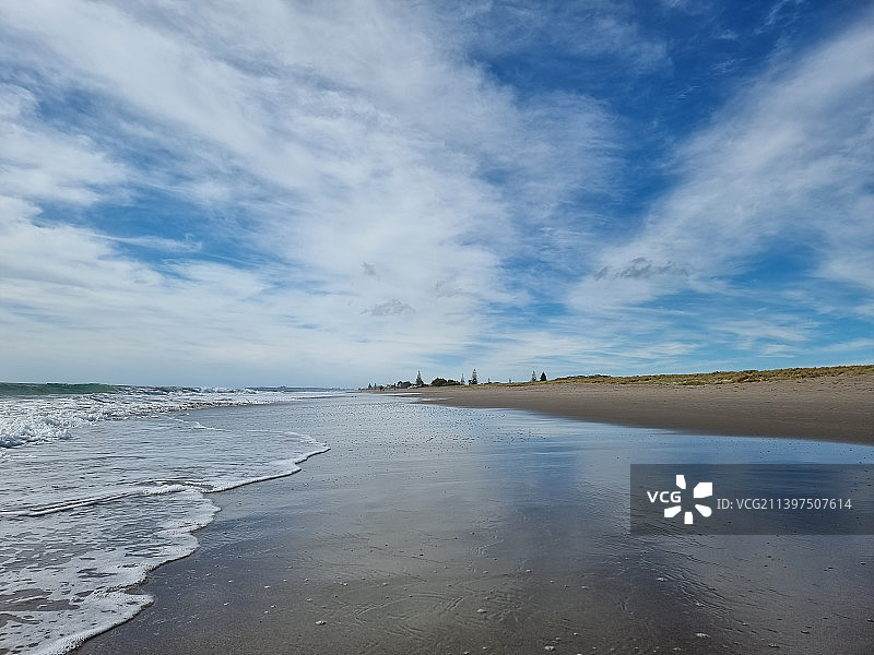 海滩对着天空的景色图片素材
