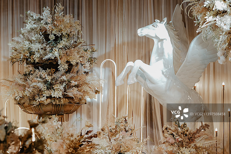 婚礼典礼舞台场景布置图片素材