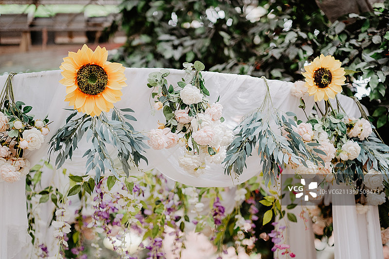 婚礼典礼舞台场景布置图片素材