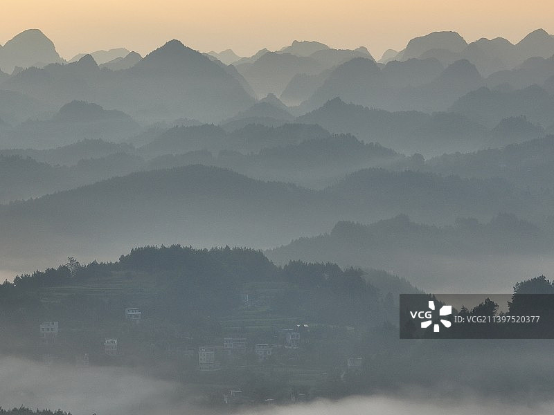《广西南丹岜地风光》图片素材