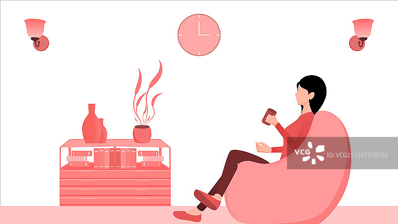 女人在躺椅或豆袋上喝咖啡图片素材