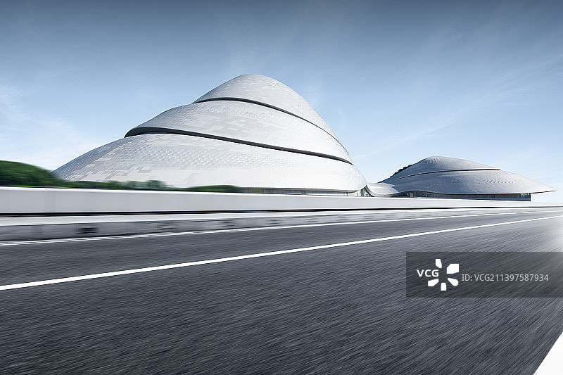 城市建筑天空背景汽车广告背景图图片素材