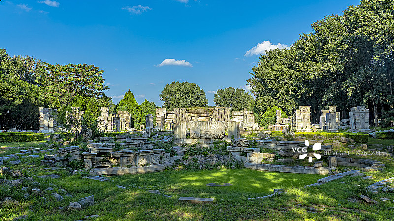 北京圆明园遗址公园大水法海晏堂断壁残垣图片素材