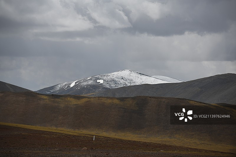 昆仑山脉风光 红土达坂图片素材