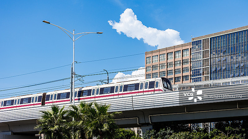 深圳地铁11号线图片素材