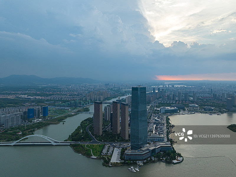 江苏省宜兴市东氿湖陶都半岛酒店航拍风光图片素材