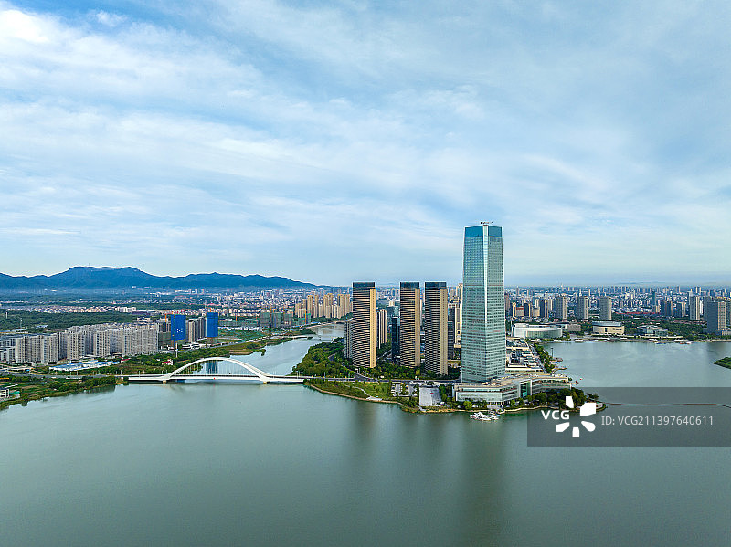 江苏省宜兴市东氿湖陶都半岛酒店航拍风光图片素材