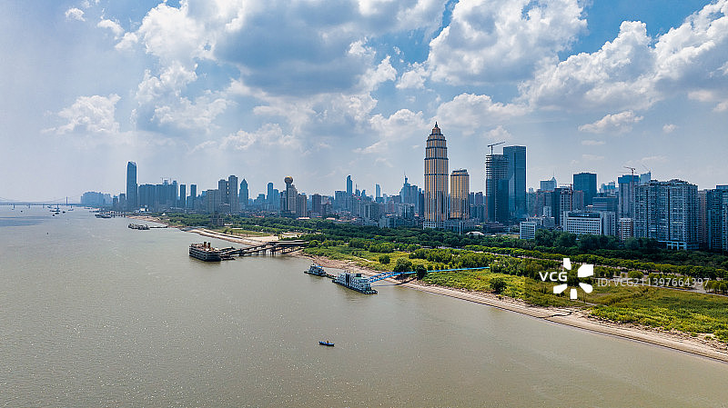 中国湖北武汉汉口江滩风光图片素材