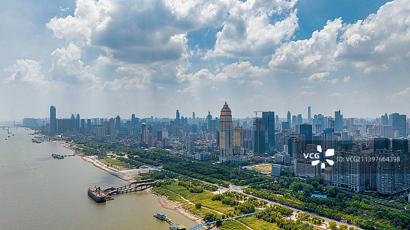 中国湖北武汉汉口江滩风光图片素材