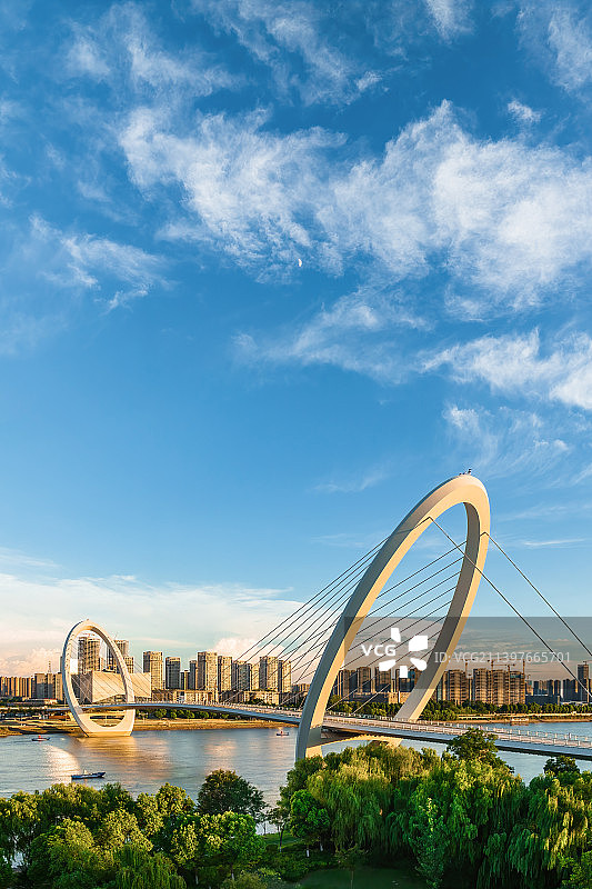 南京眼航拍，步行桥图片素材