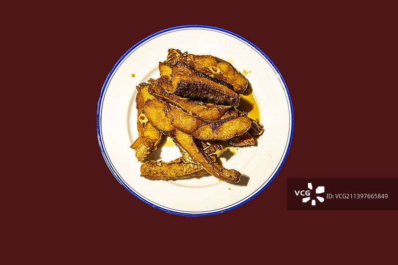 浙江绍兴鲁迅故里步行街咸亨酒店小吃：绍兴酥鱼图片素材